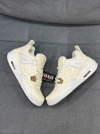 Air Jordan 4 (Beige)