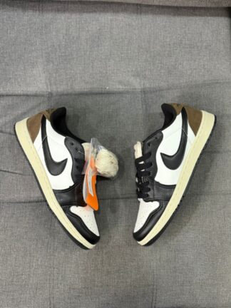 Jordan 1 >Mocha<