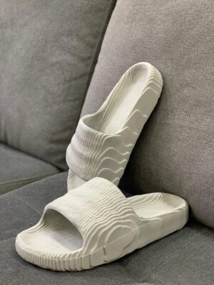 Adilette 22’ • Crudo